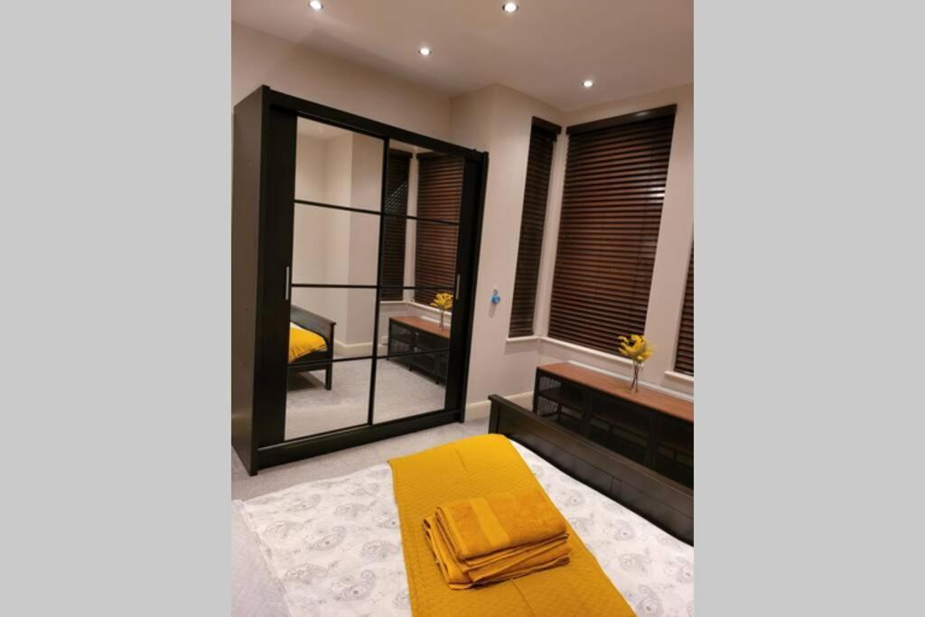 Contemporary 3 Bed Apartment In Hendon Central. Eksteriør bilde