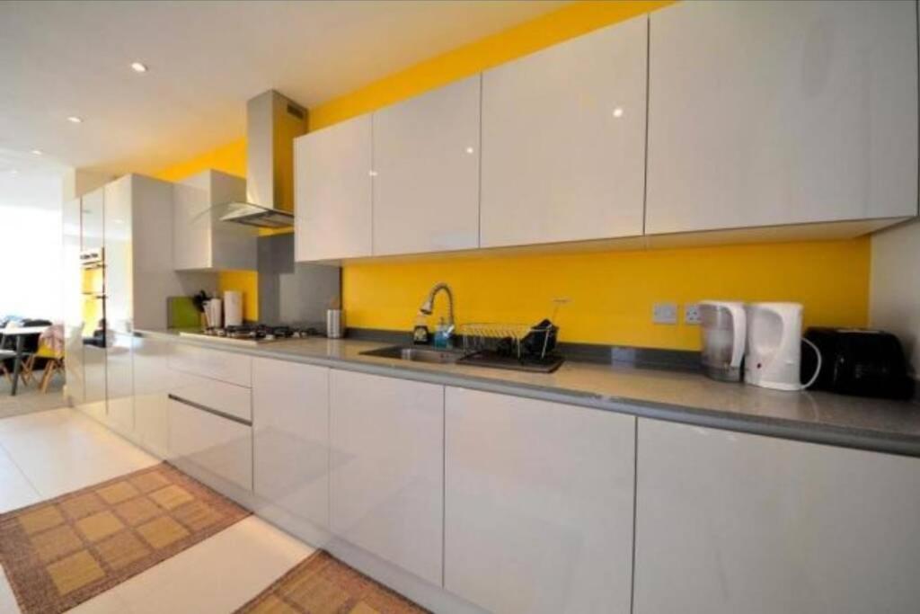 Contemporary 3 Bed Apartment In Hendon Central. Eksteriør bilde